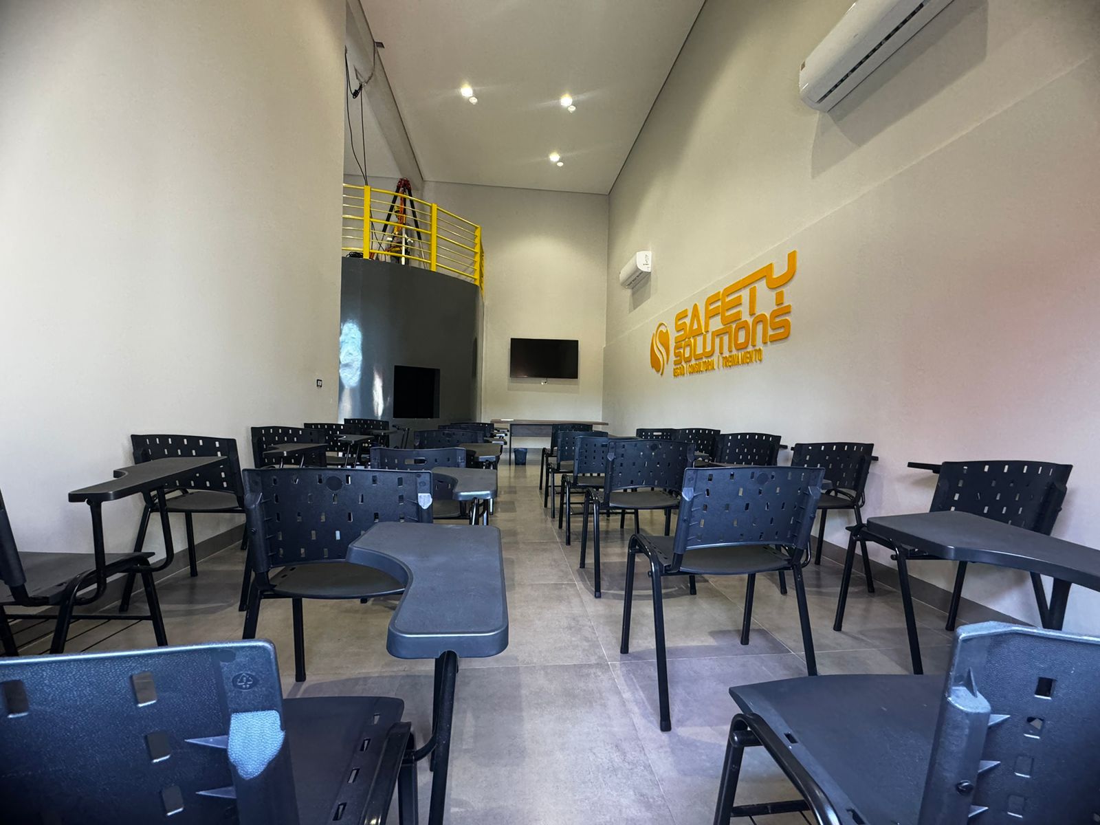 Sala 02